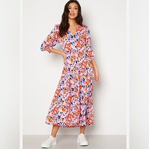 YAS Alira NEW with tags tiered soft pink multicoloured floral maxi dress Medium